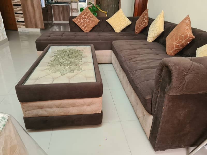 Sofa set with canter table 2
