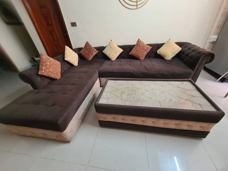Sofa set with canter table 4