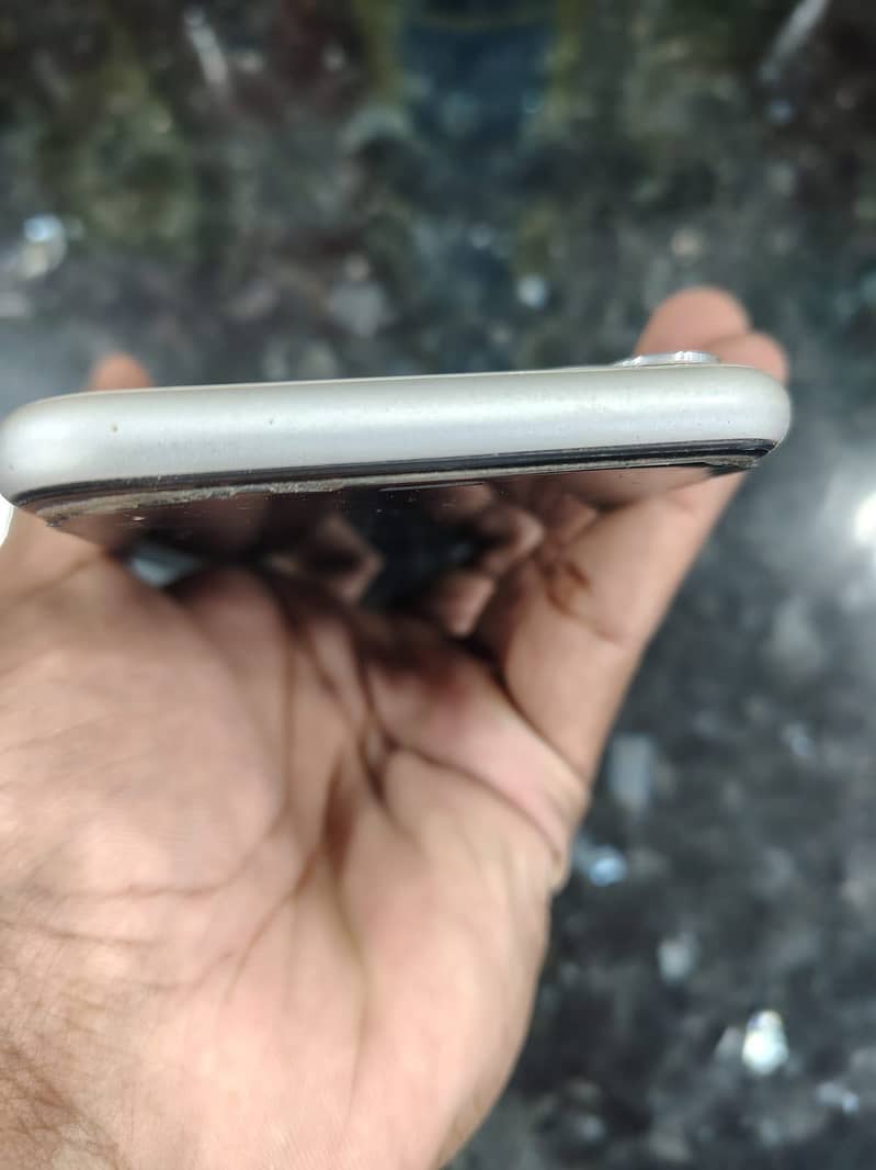Apple iPhone 11 2