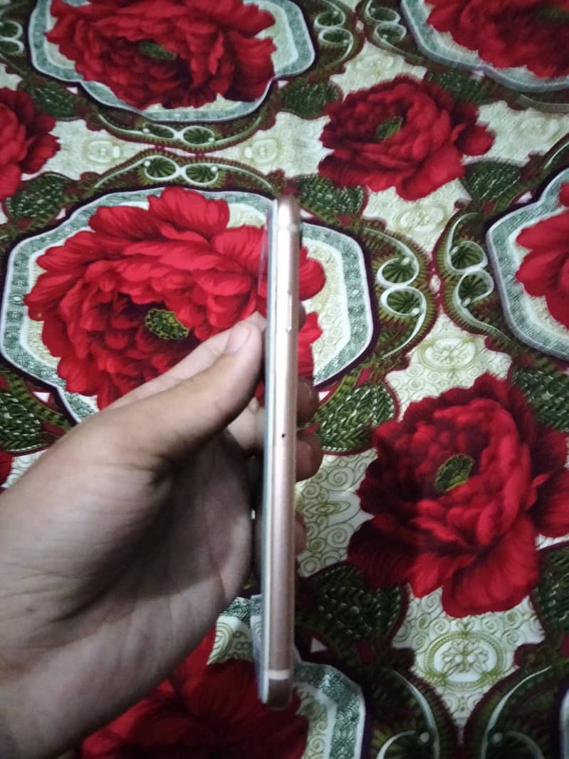 Apple iPhone 8 1