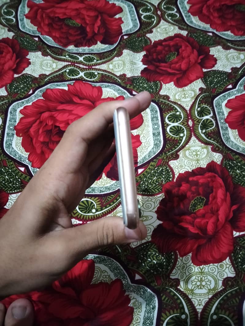 Apple iPhone 8 5