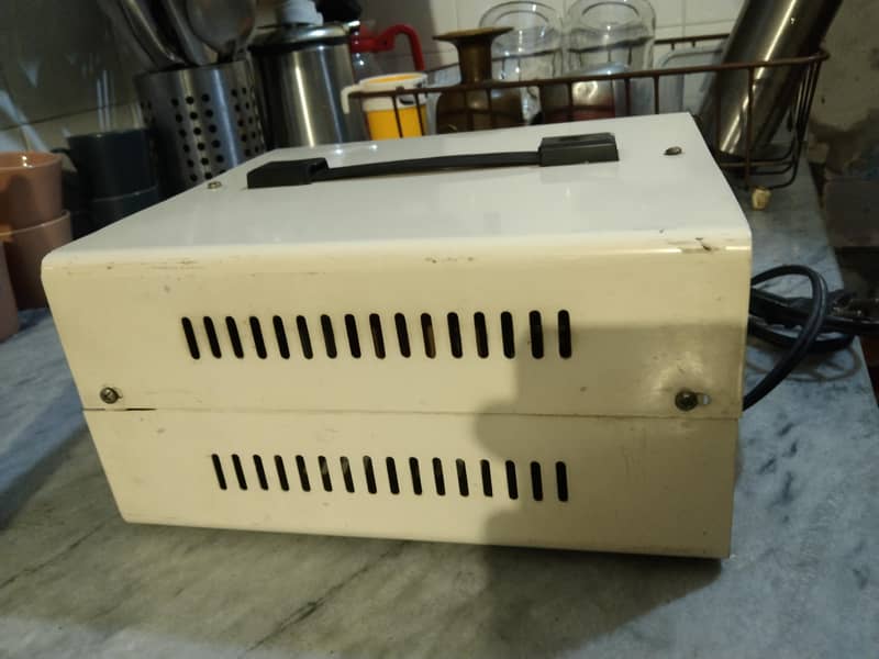 stabilizer 2000w 3