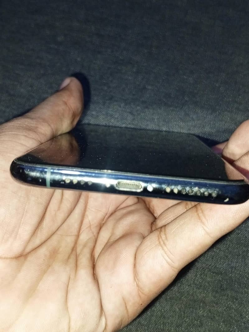 Apple iPhone 11 Pro Max 2