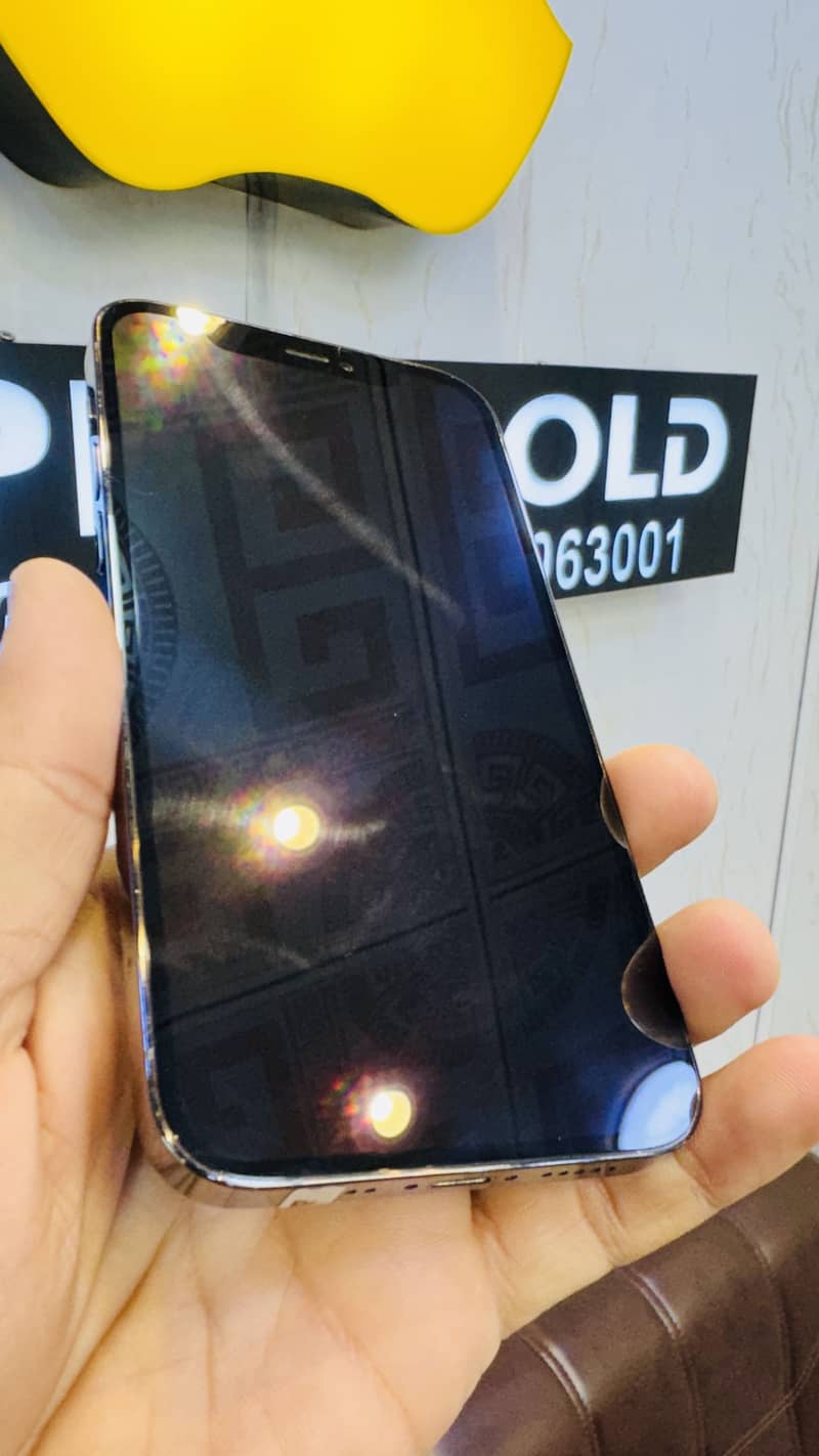 Apple iPhone 12 Pro 1