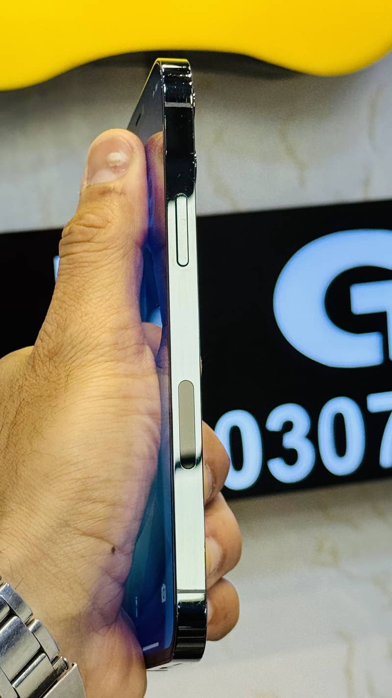 Apple iPhone 12 Pro 2