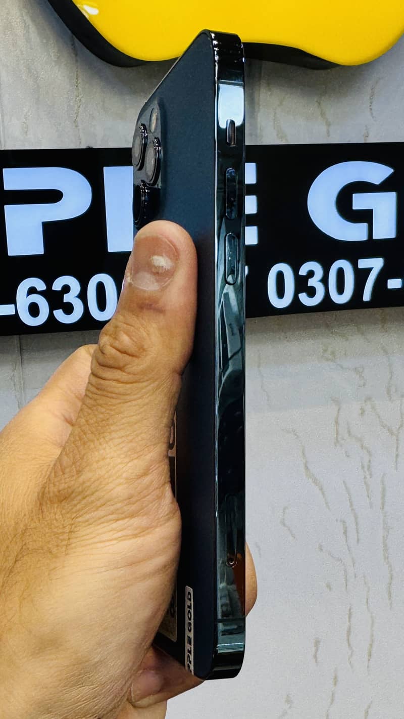 Apple iPhone 12 Pro 3