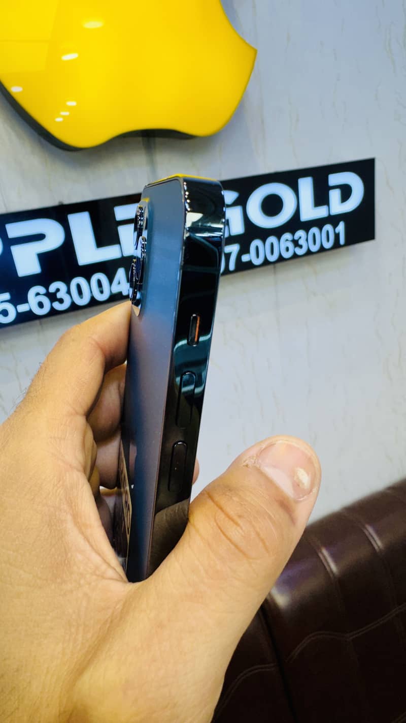 Apple iPhone 12 Pro 4