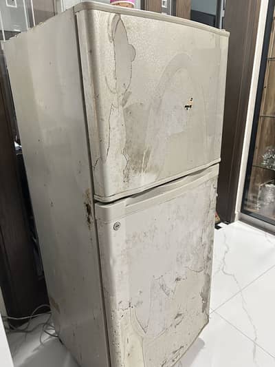 Cheap Price Used Refrigerator for Urgent Sale in Lahore