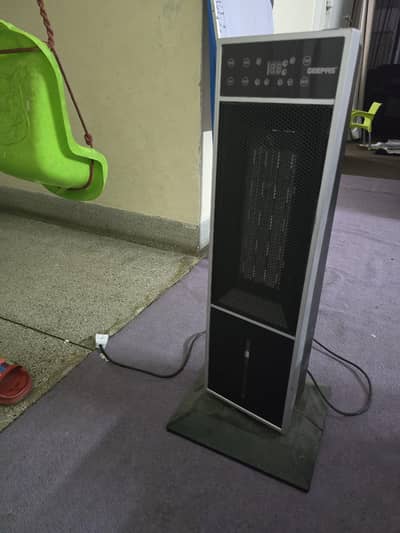 Used Geepas PTC Ceramic Tower Heater with remote – Excellent Condition