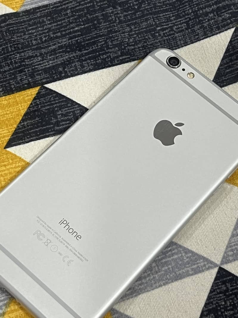 Apple iPhone 6 Plus 0