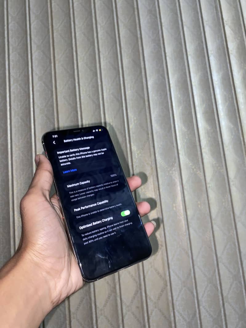 Apple iPhone 11 Pro Max 4