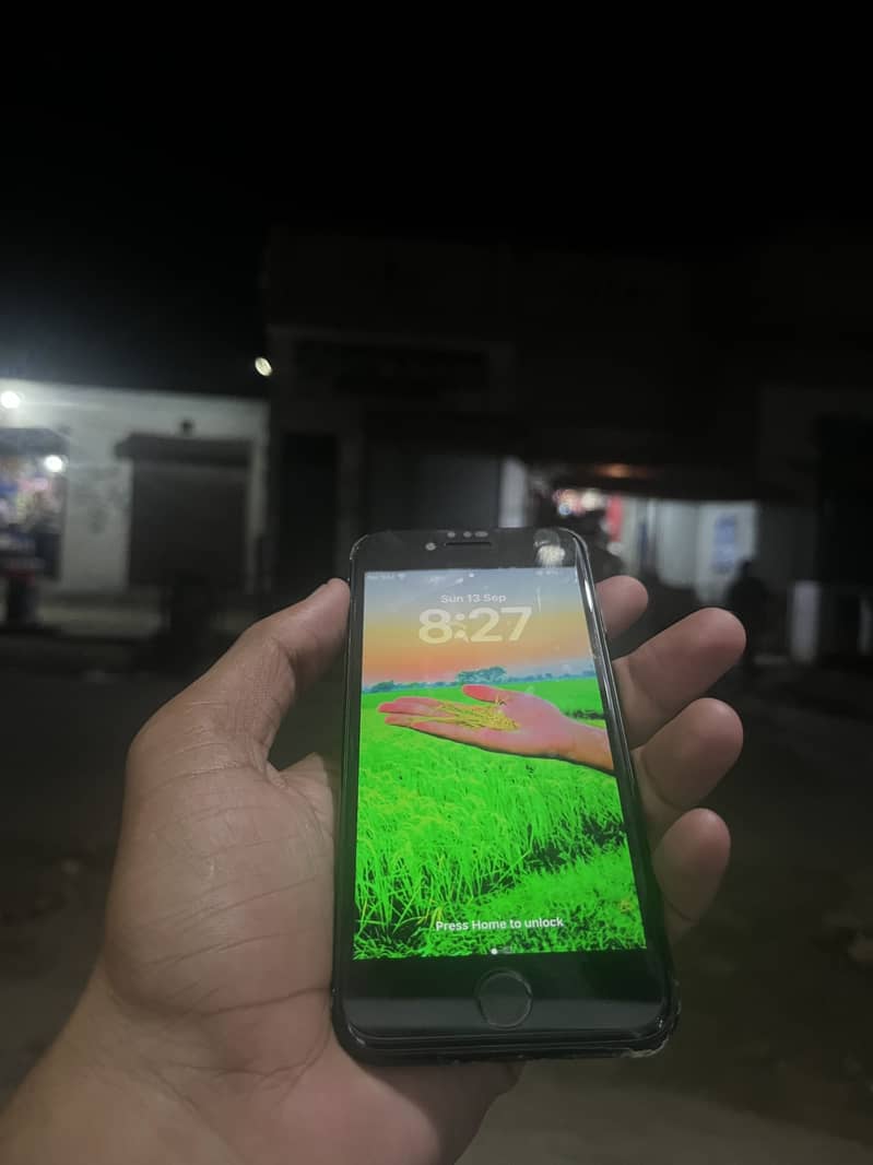 Apple iPhone SE 6