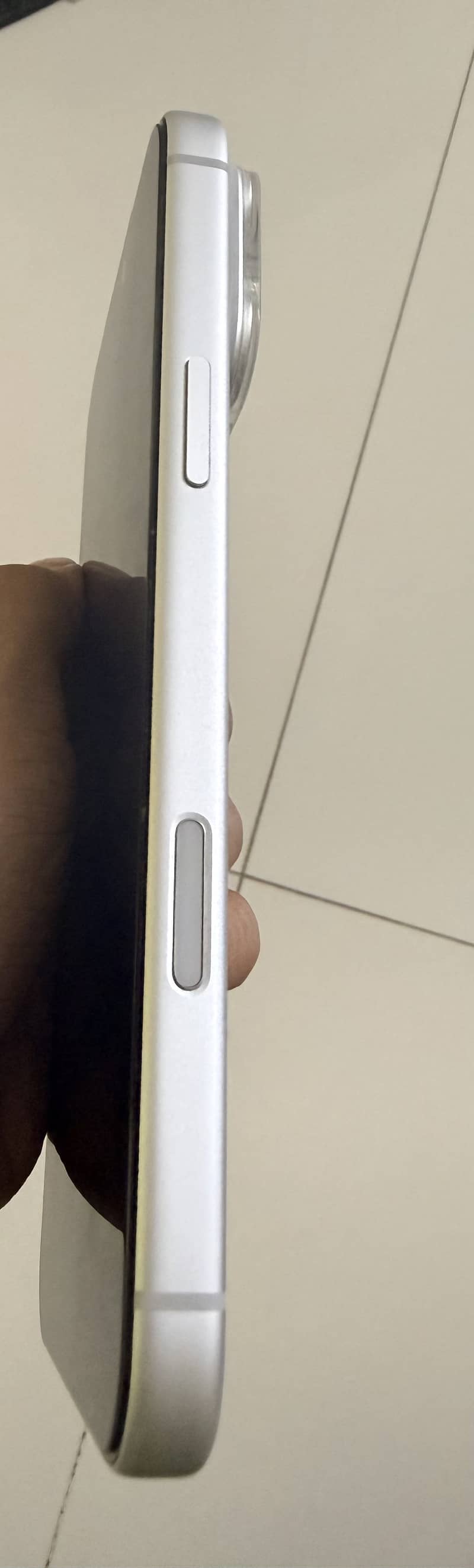 Apple iPhone 17 Pro Max 4