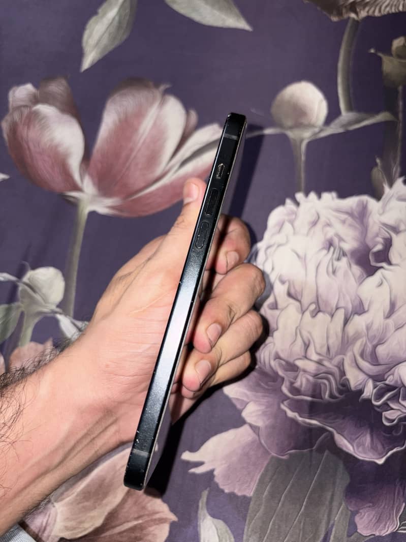 Apple iPhone 15 plus 6