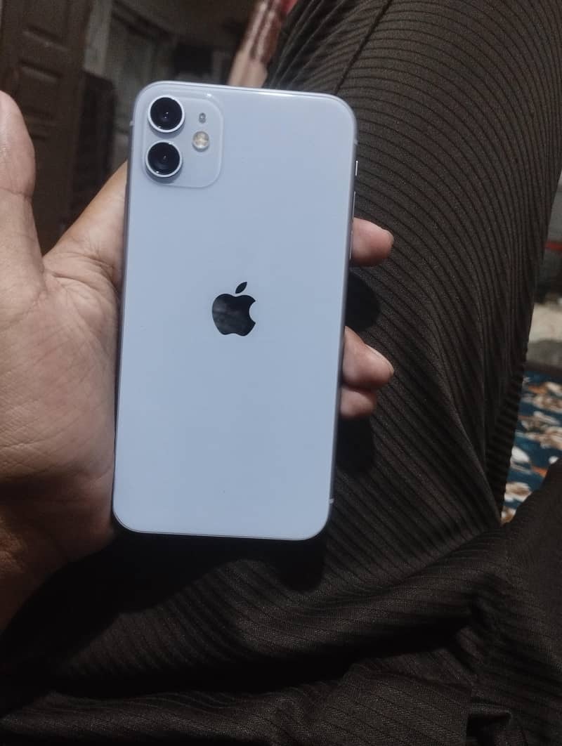 Apple iPhone 11 3