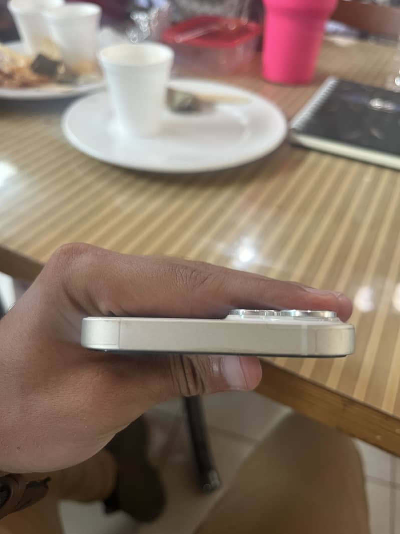 Apple iPhone 13 2