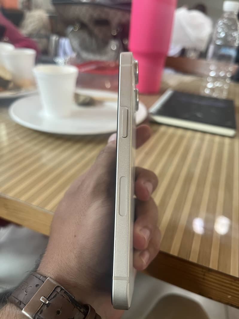 Apple iPhone 13 4