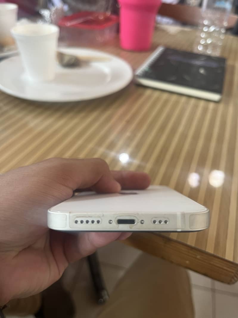 Apple iPhone 13 6