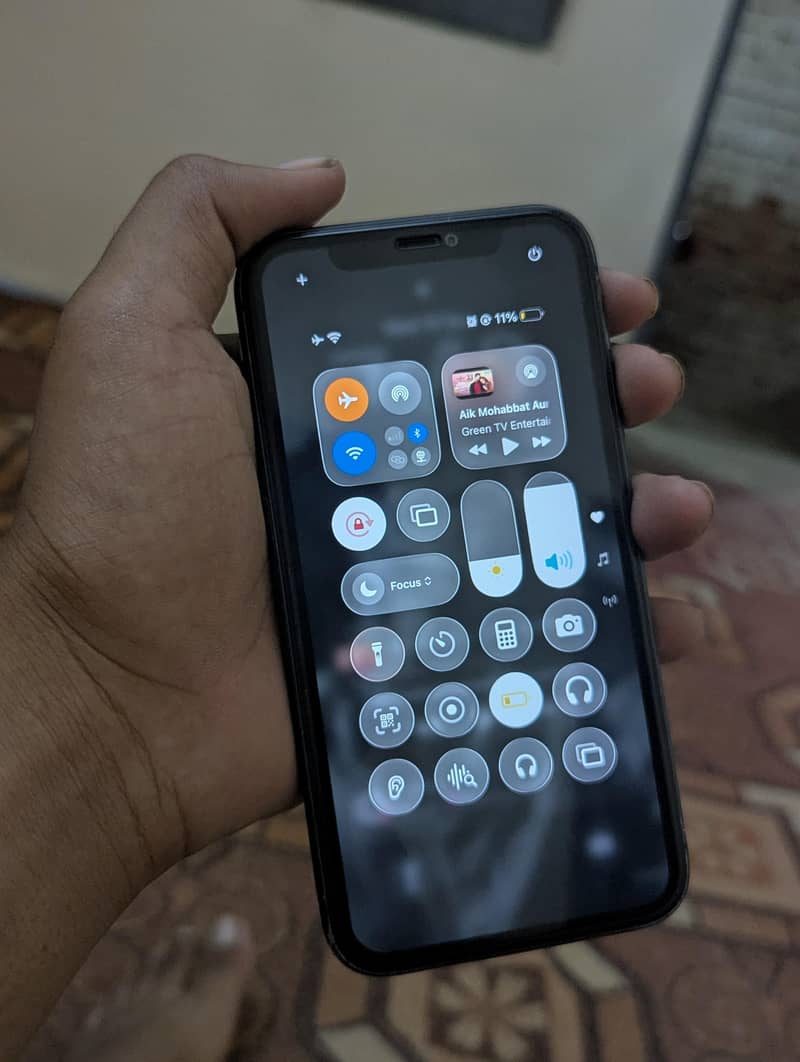 Apple iPhone 11 3