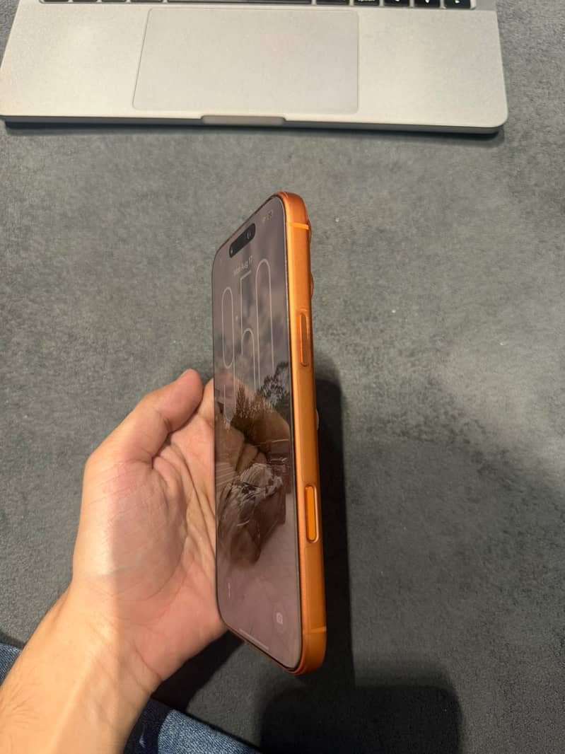 Apple iPhone 17 Pro Max 5