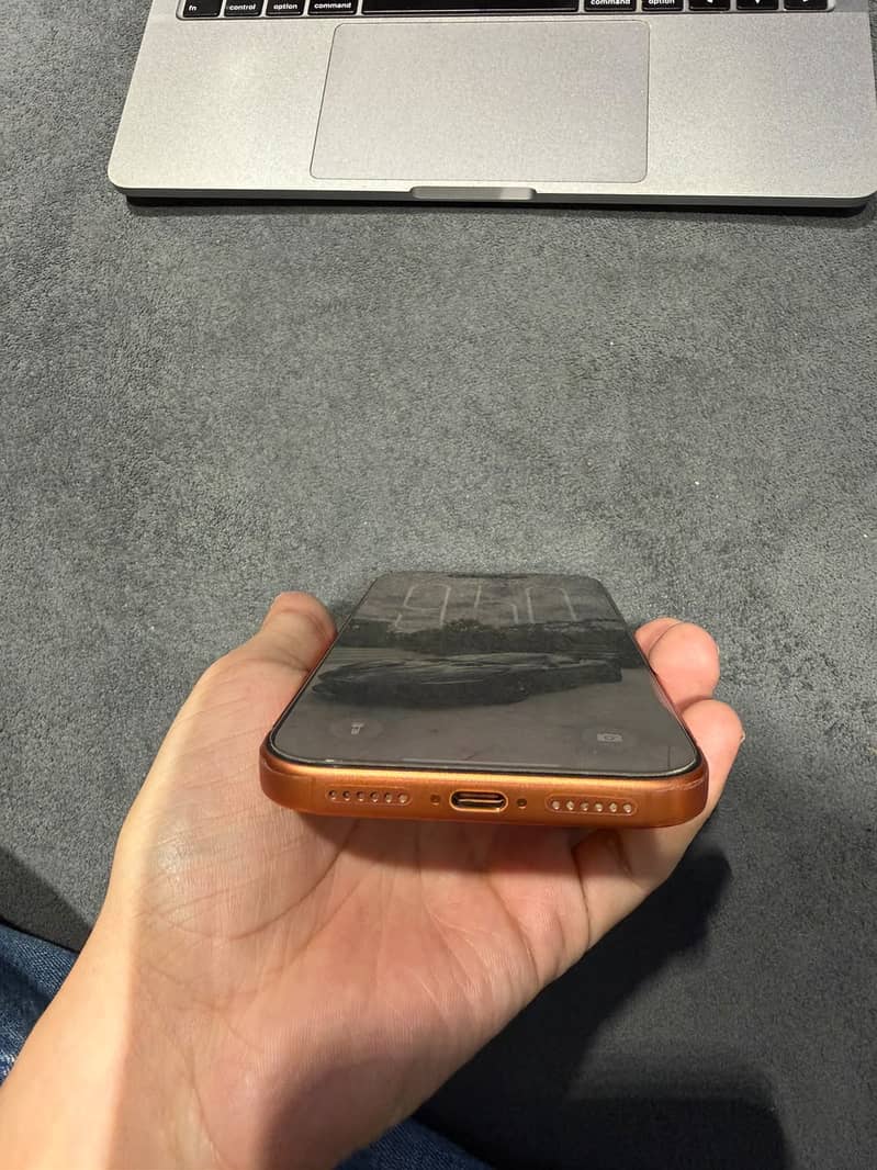 Apple iPhone 17 Pro Max 6