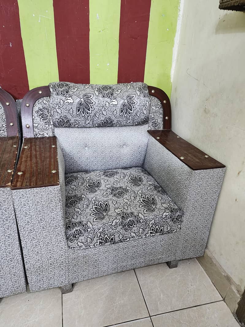 sofa set three two one 4
