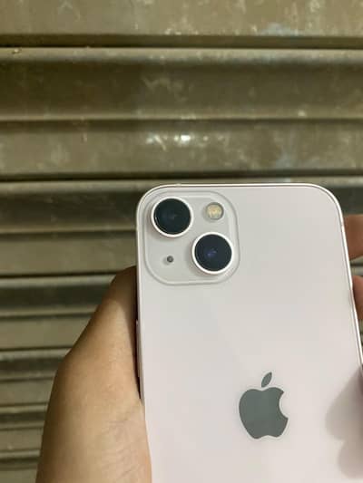 Apple iPhone 13