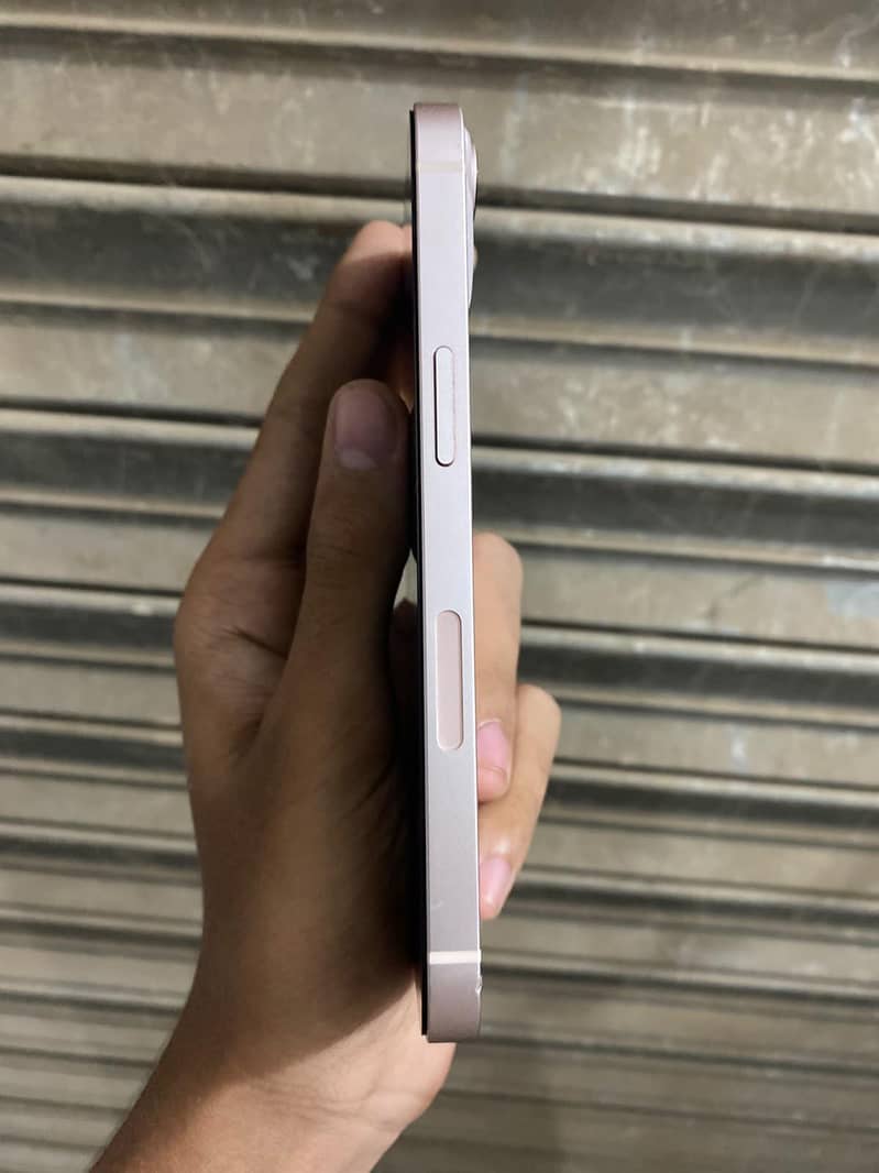 Apple iPhone 13 1