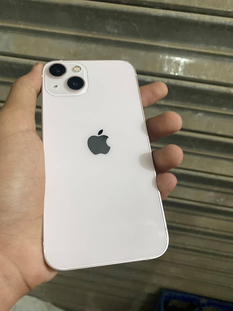 Apple iPhone 13 4