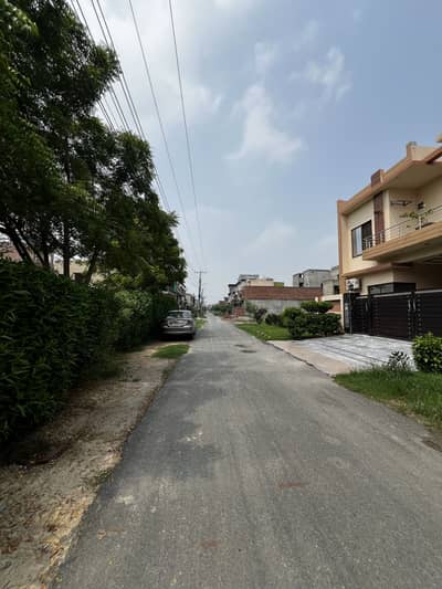 10 Marla Plot For Sale Lda Avenue