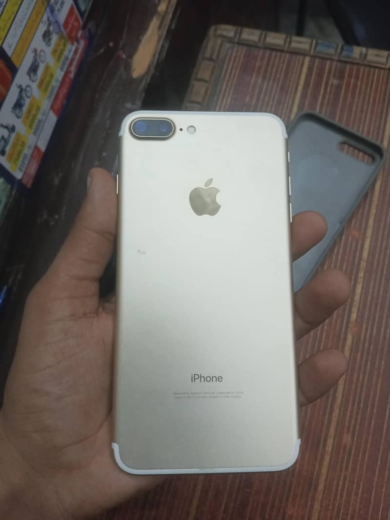 Apple iPhone 7 Plus 1