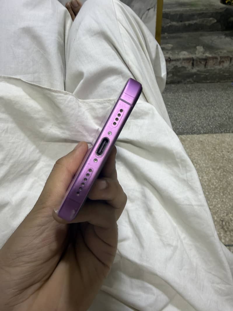Apple iPhone 16 Plus 3