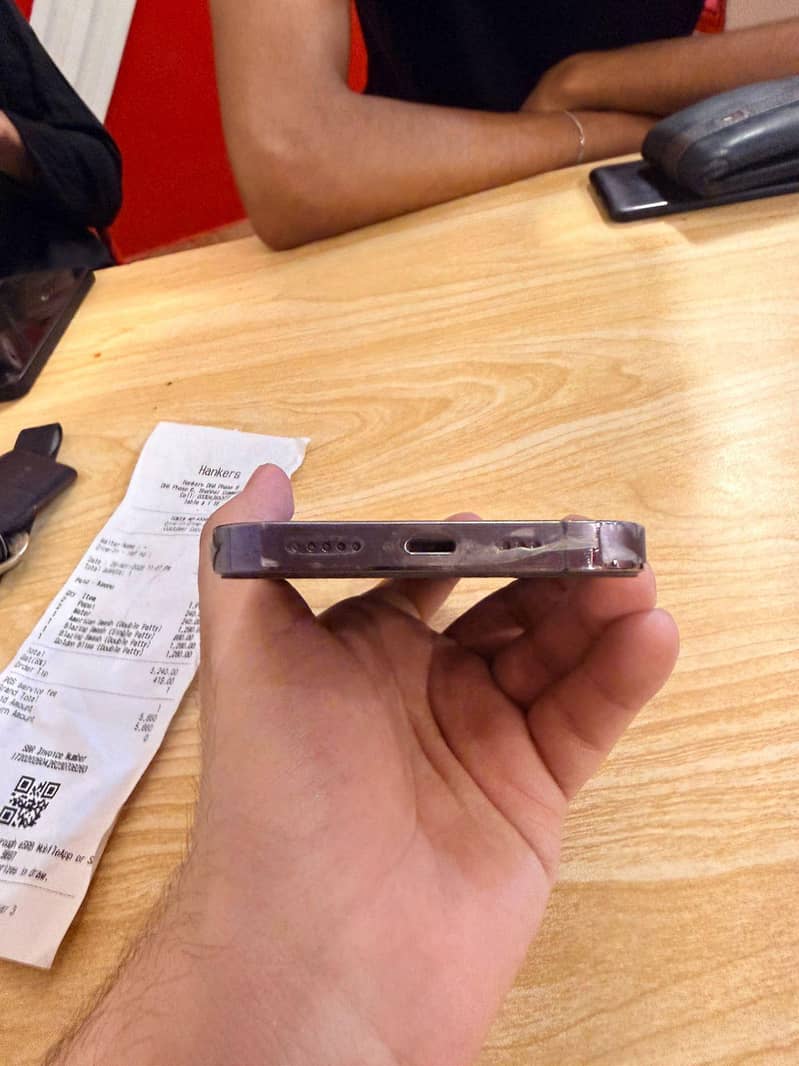Apple iPhone 14 Pro 1