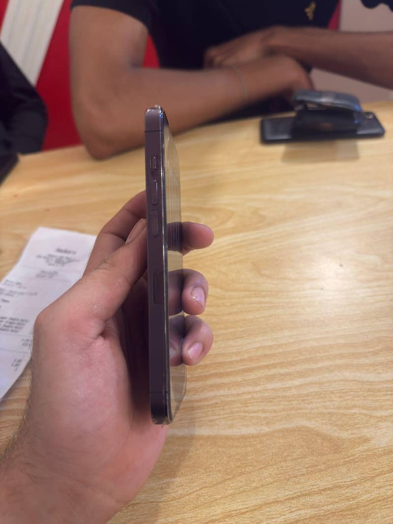 Apple iPhone 14 Pro 2