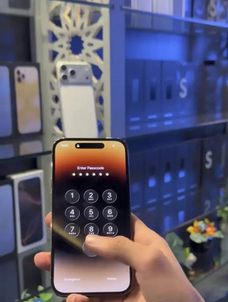 Apple iPhone 14 Pro 0