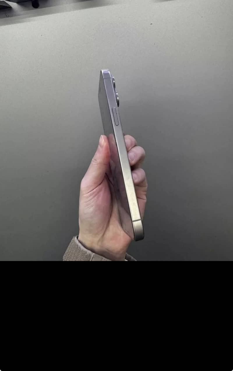 Apple iPhone 15 Pro Max 5