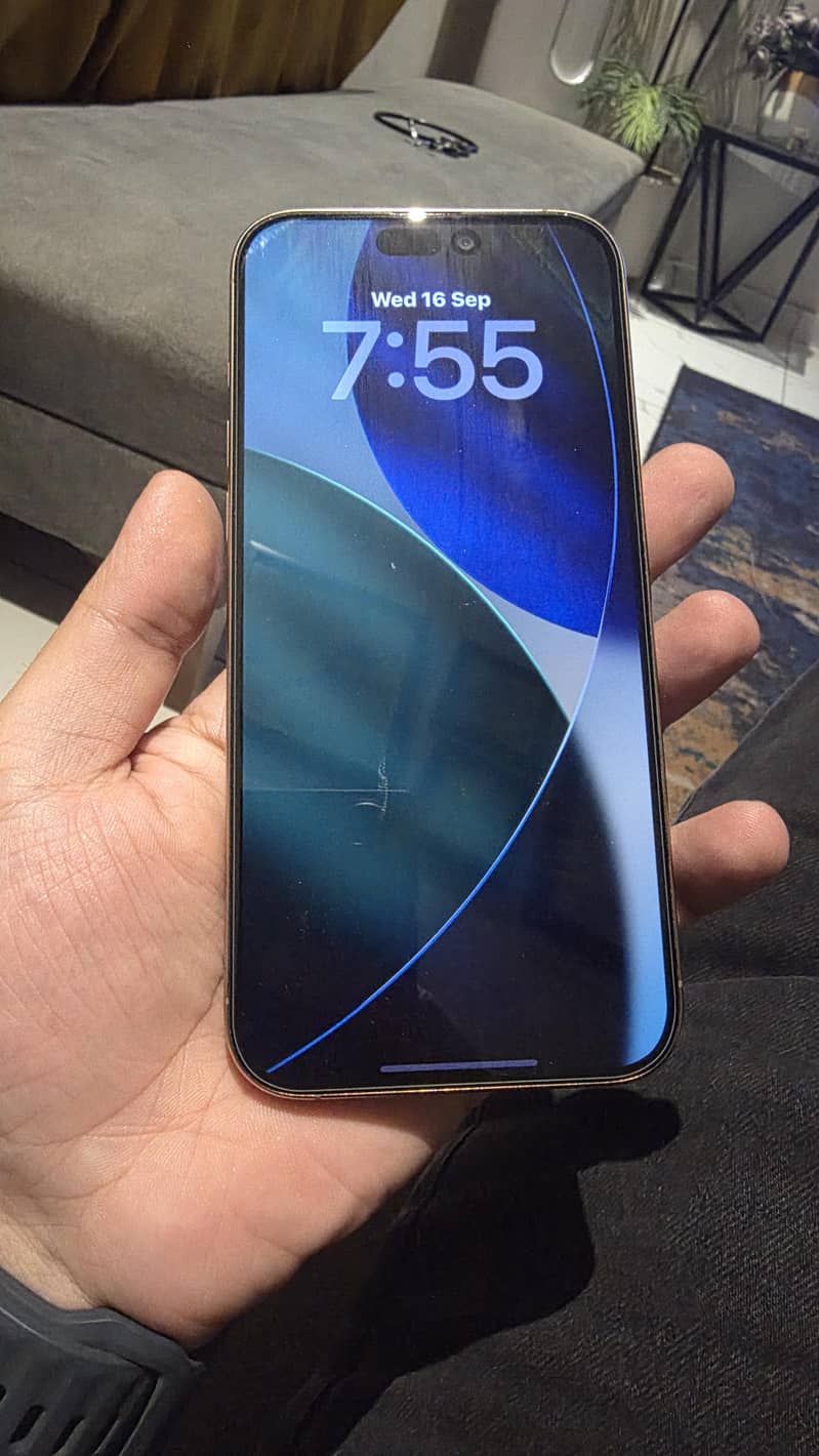 Apple iPhone 16 Pro Max 0