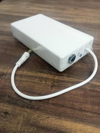 Router Power Bank 12v ~10000 mAh capacity with adapter