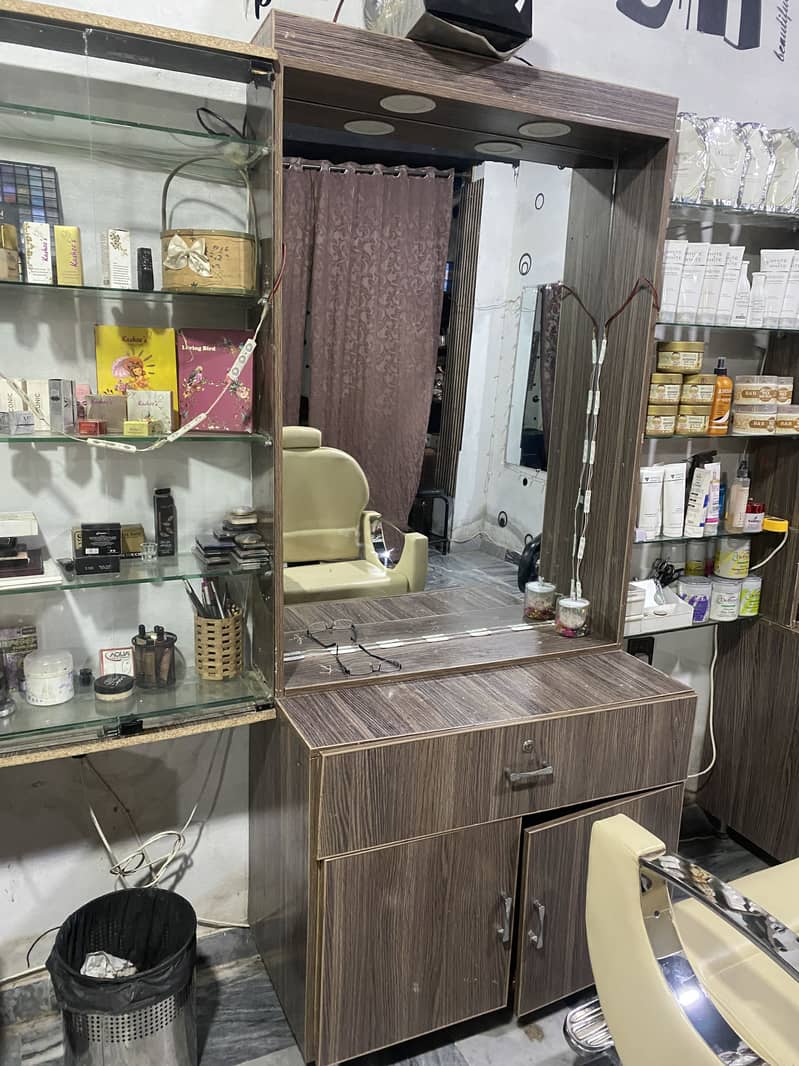 Dresing Table for saloon 1