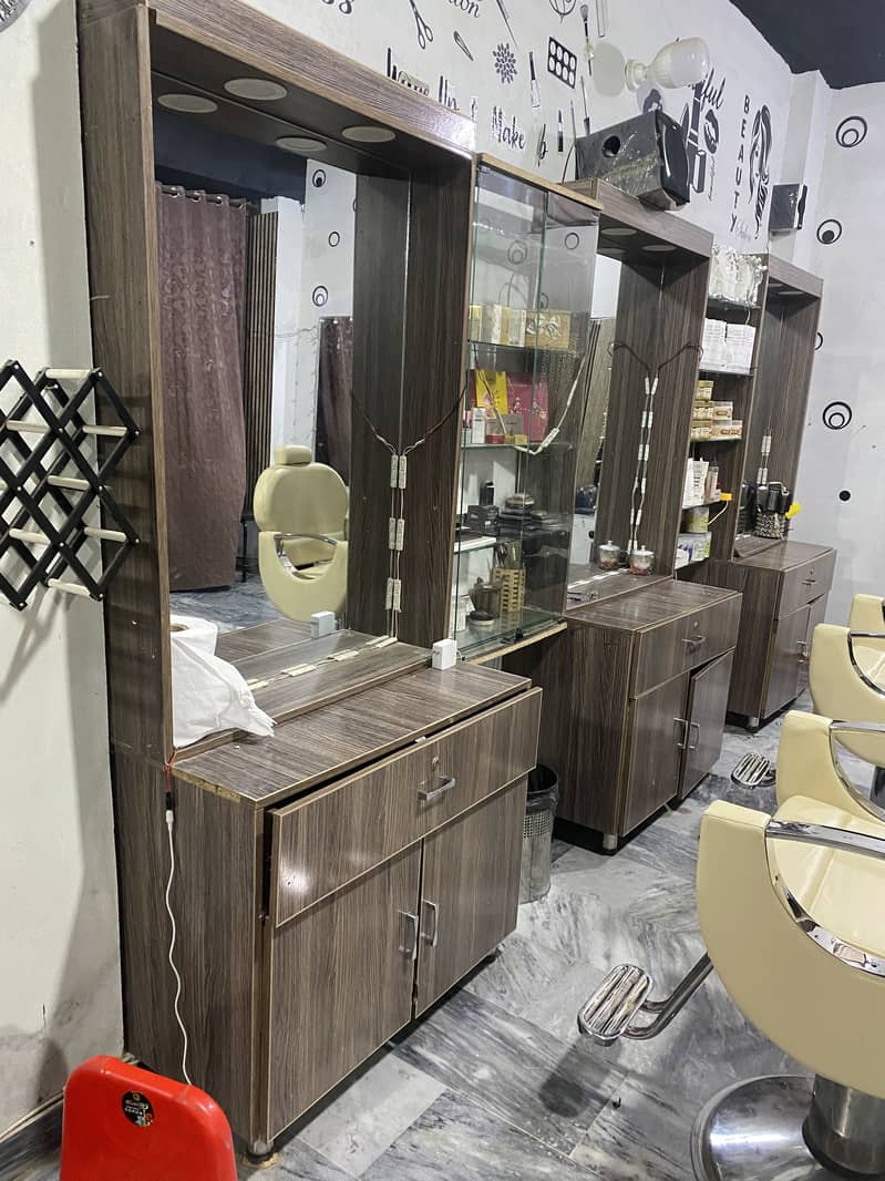 Dresing Table for saloon 3