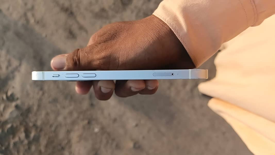 Apple iPhone 12 2