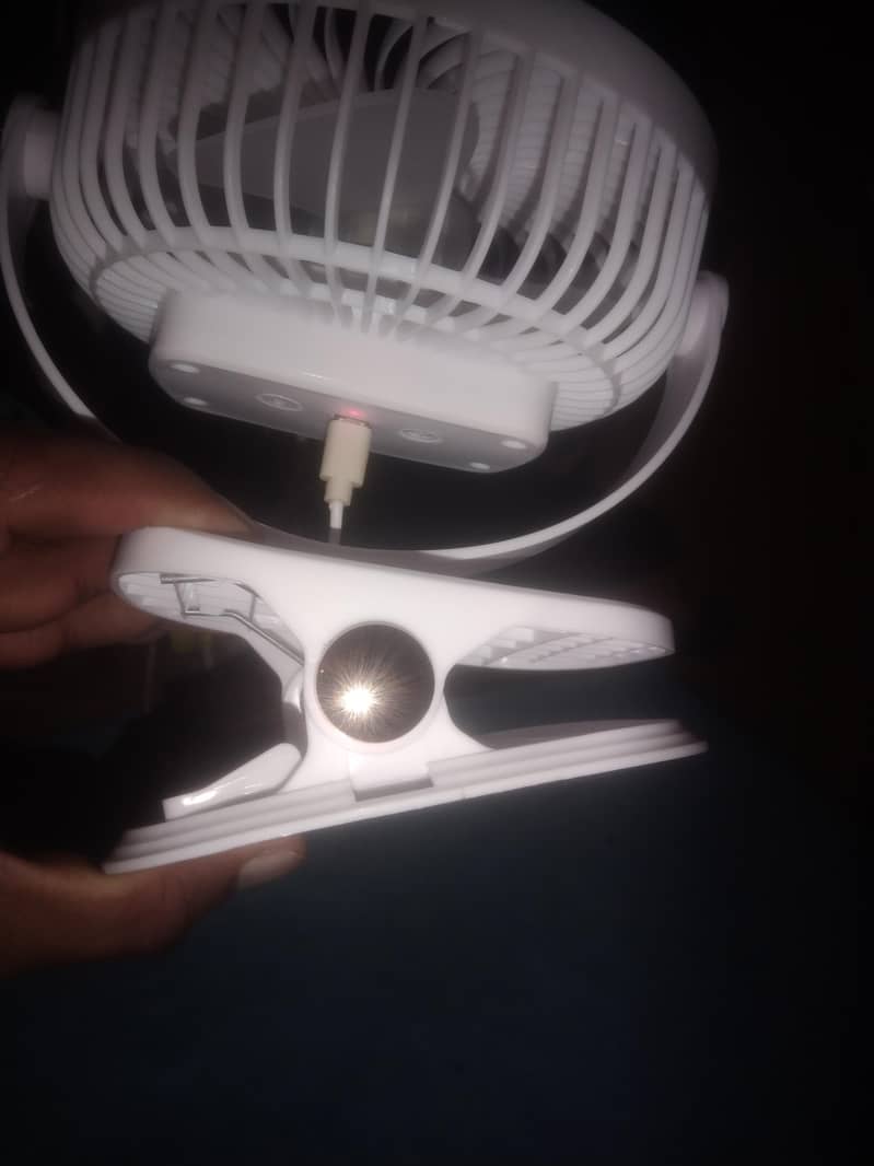 fan charge 1