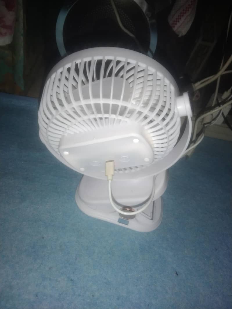fan charge 2