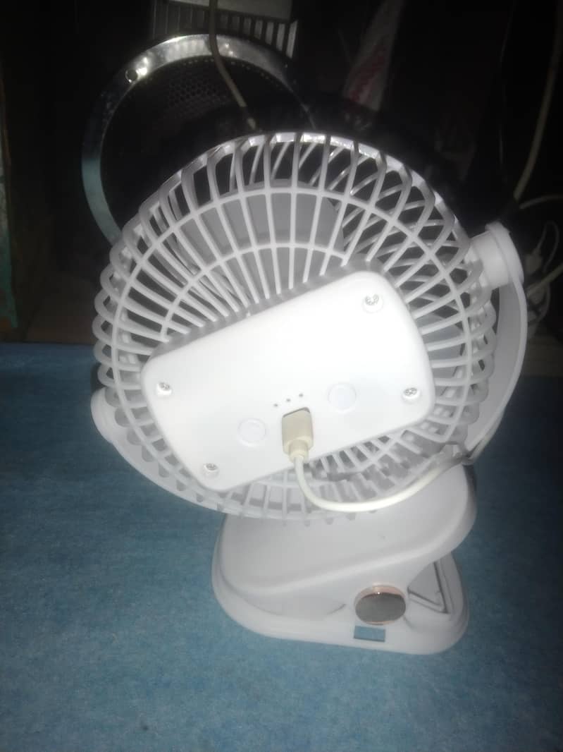 fan charge 6