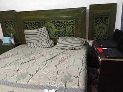 Bed without matress,side tables and dressing