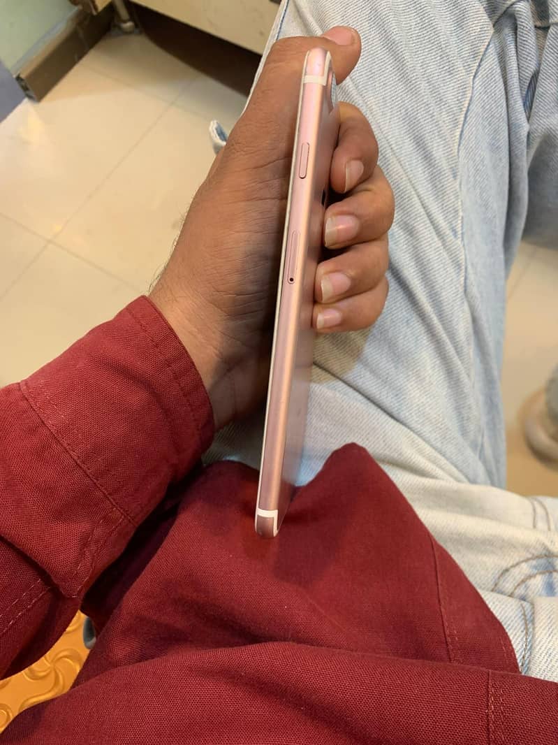 Apple iPhone 7 Plus 2