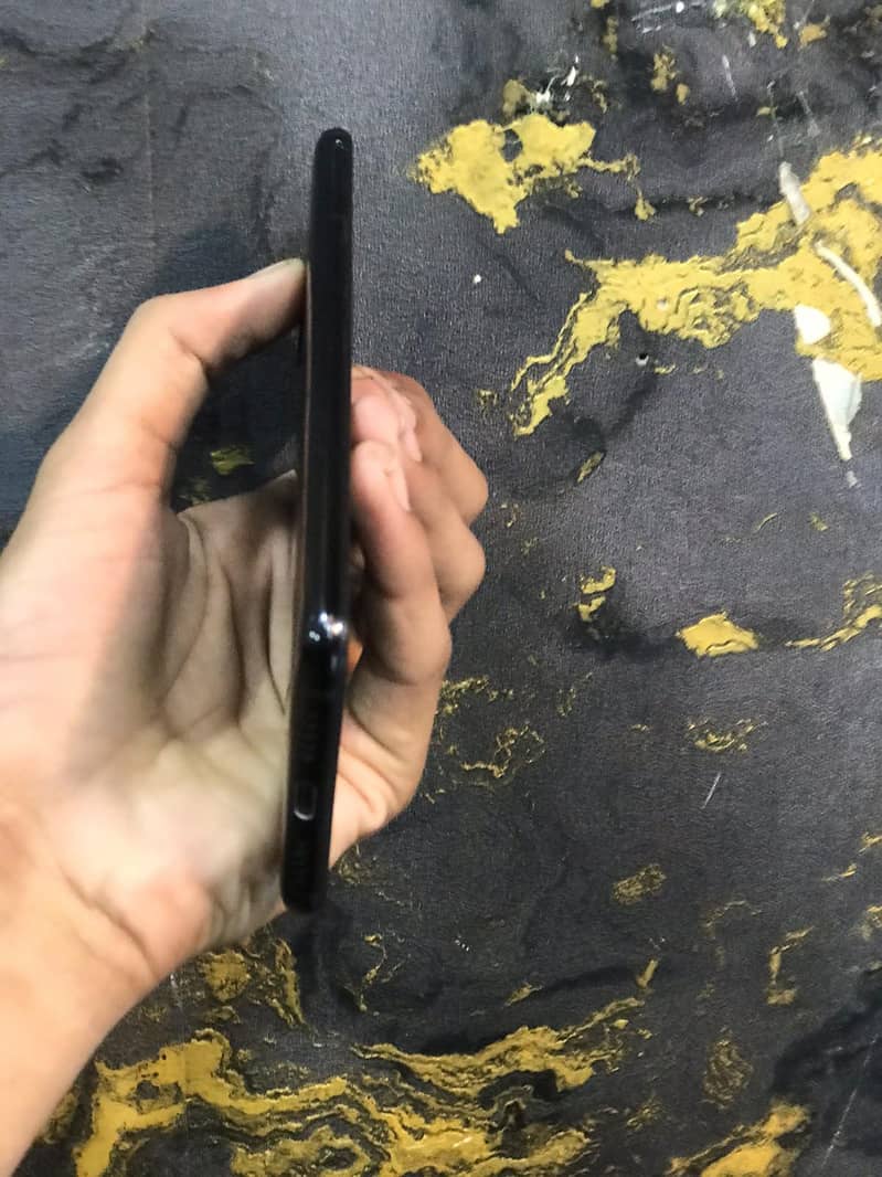 One Plus 6T 5