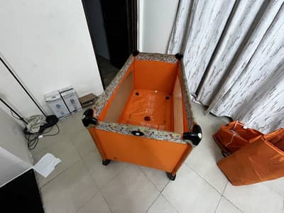 Baby cot and play pen
