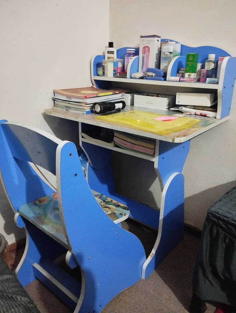 Study table 0