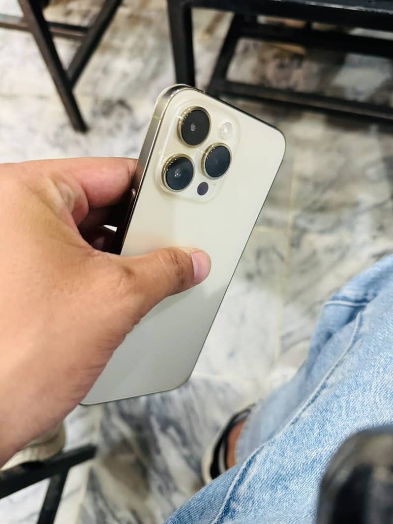 Apple iPhone 14 Pro Max 2